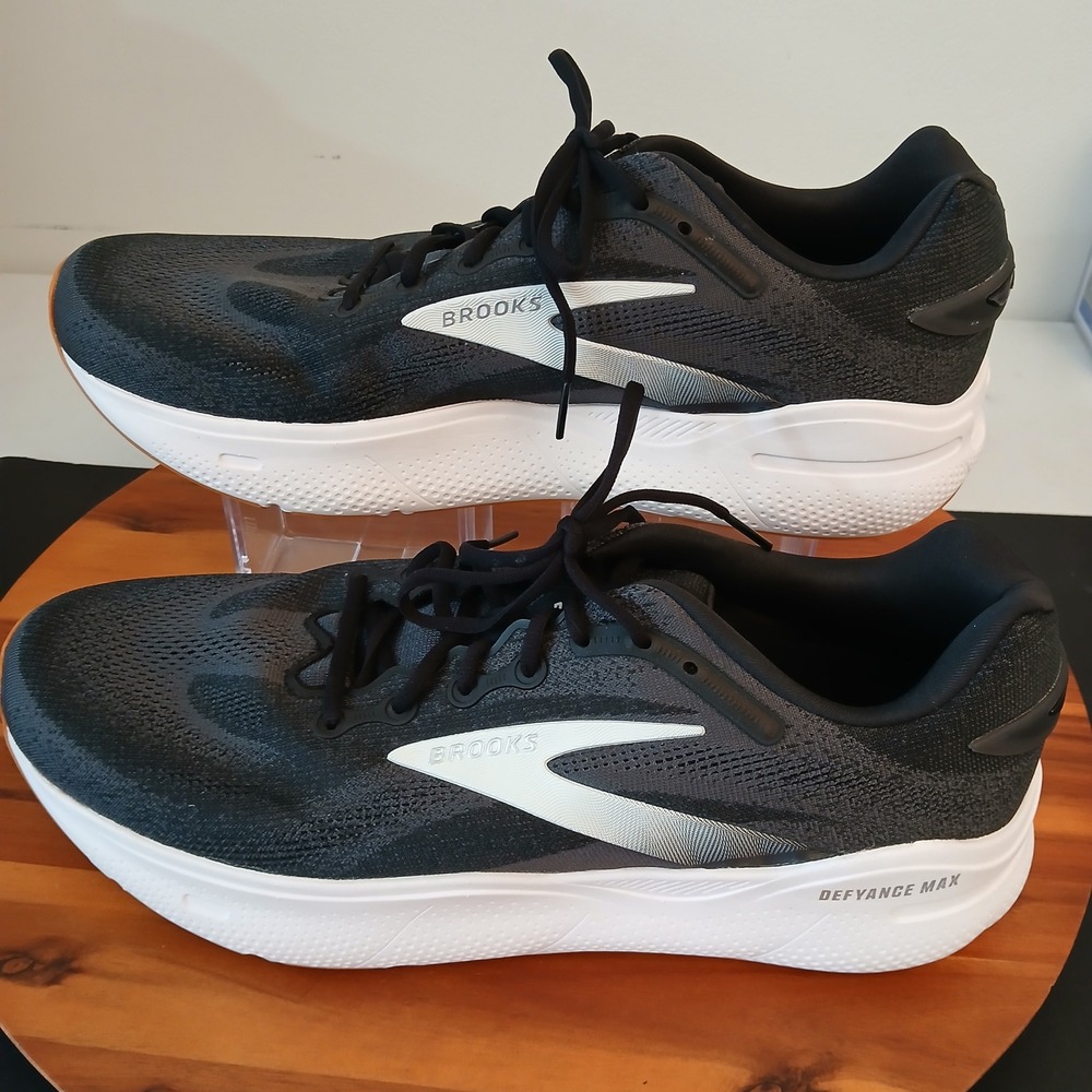 Brooks Defyance Max Mens 15 Black Running Shoes Sneakers Training 1104581D045